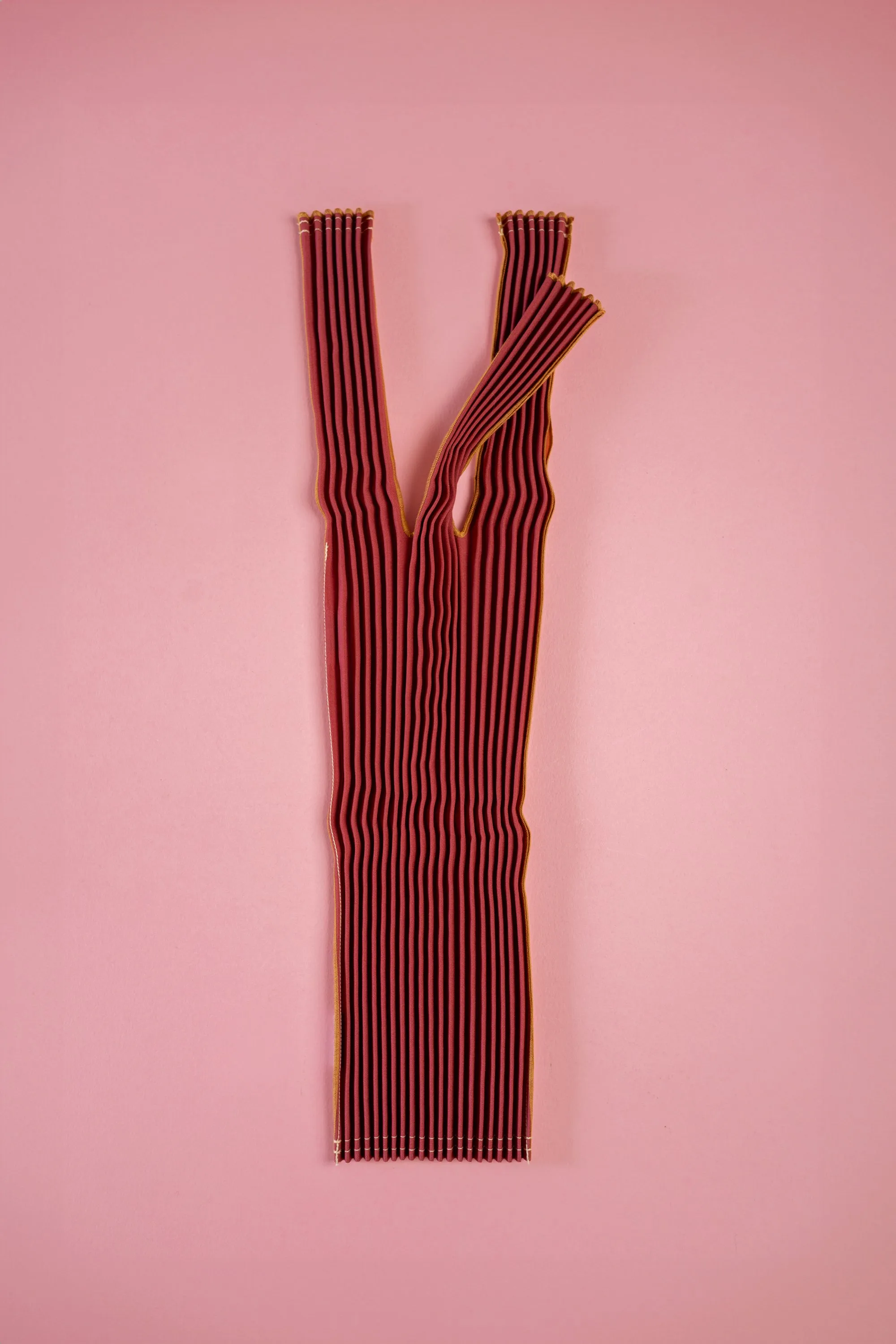 Vertical Pleated Small Tote Bag - Turkey Red