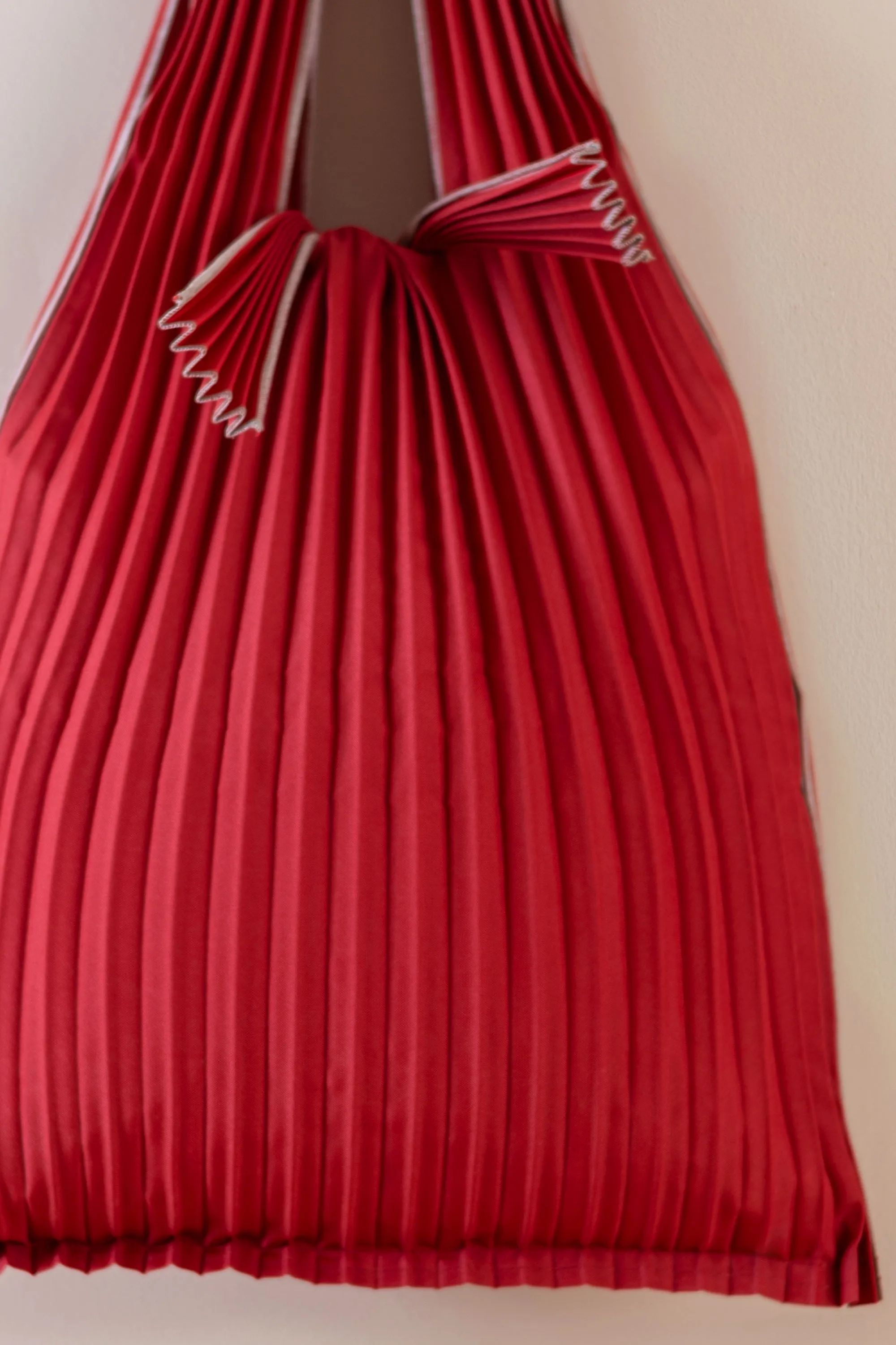Vertical Pleated Tote Bag - Bordeaux & Pink Beige